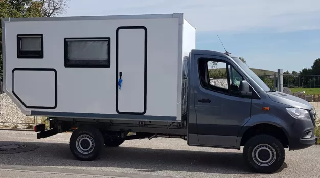 Mercedes Sprinter 4x4 Reisemobil von AlphaBock