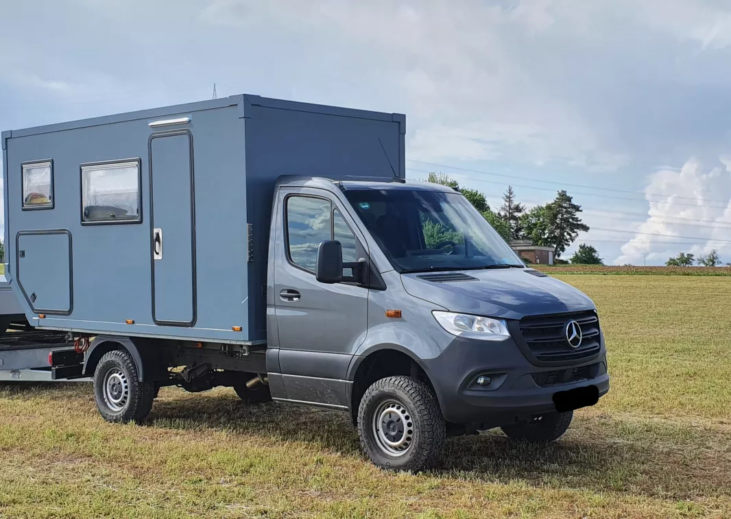 Mercedes Sprinter 4x4 Reisemobil von AlphaBock