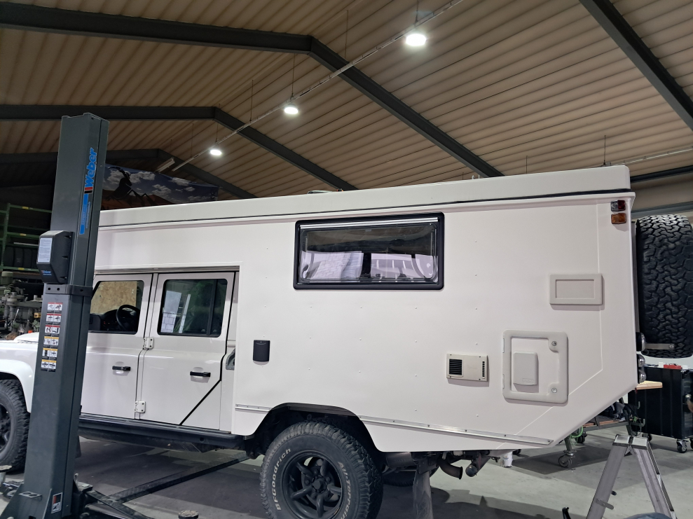Defender Restauration mit Wohnaufbau