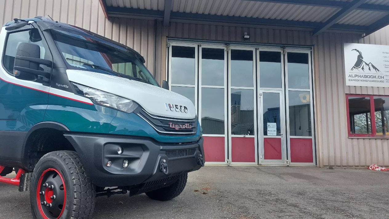 Iveco 4x4 tigrotto Reisemobil von AlphaBock