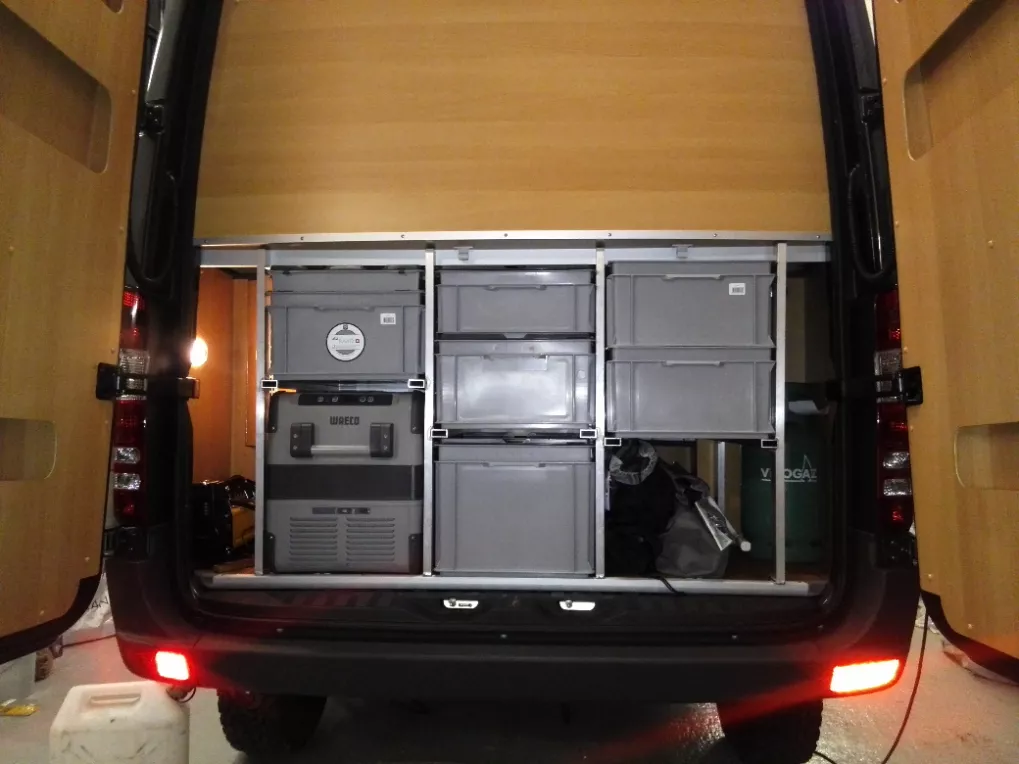 Mercedes Sprinter 4x4 Overland von AlphaBock